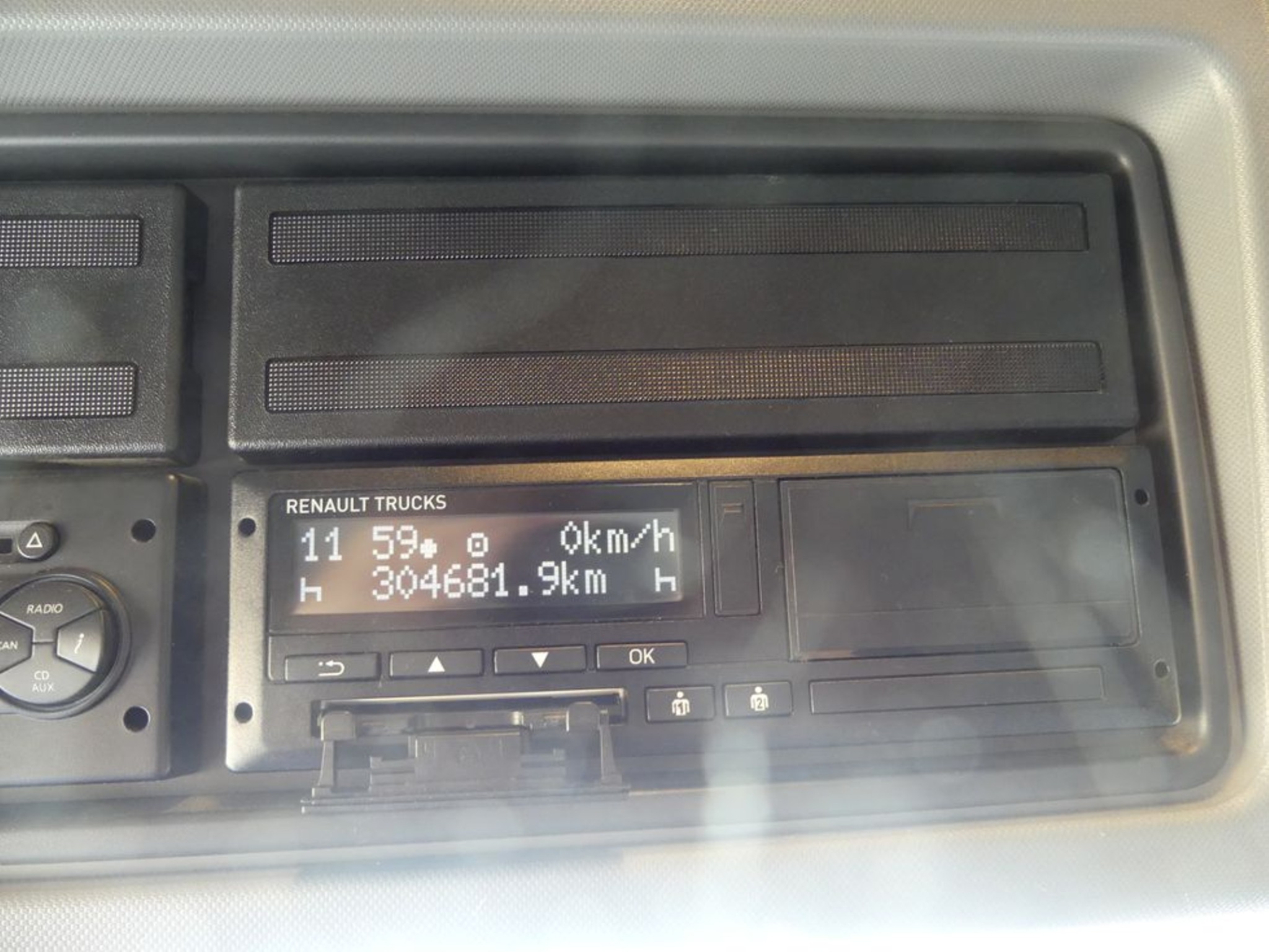 Ciągniki siodłowe Ford i naczepy Knapen K 100-48