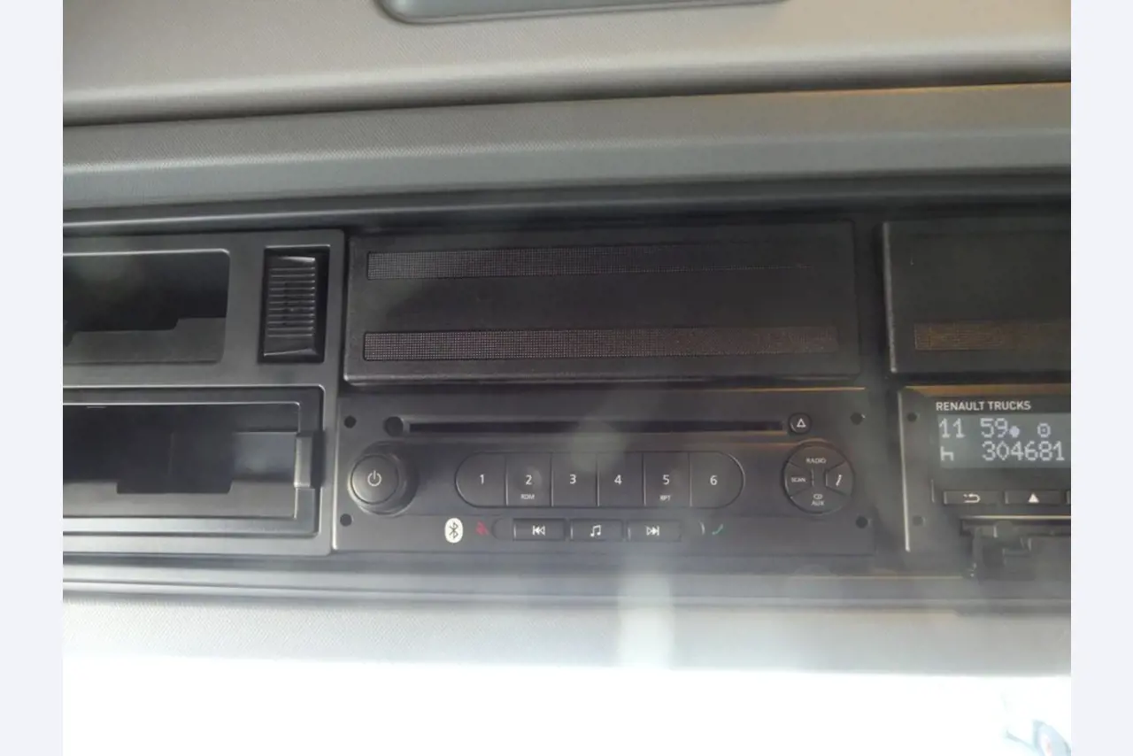 Renault en Ford trekkers en Knapen K 100 opleggers-49