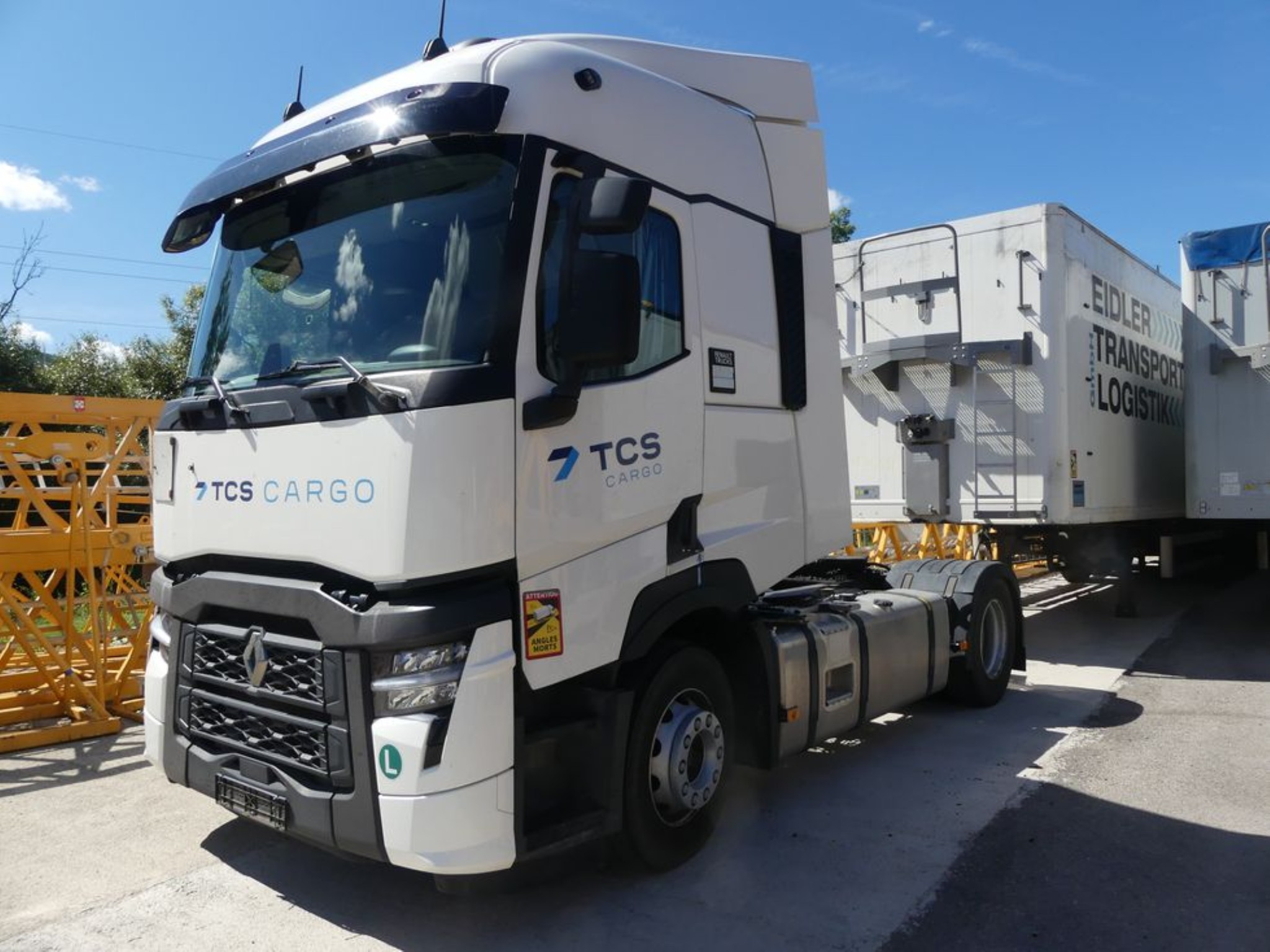 Ciągniki siodłowe Ford i naczepy Knapen K 100-9