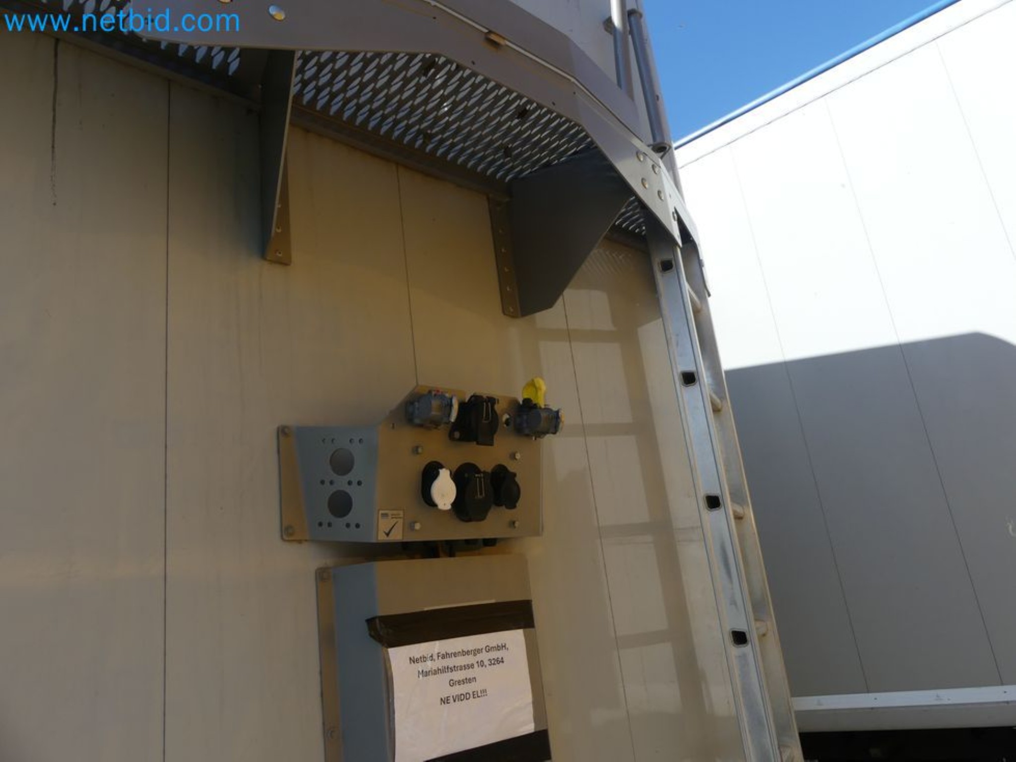 Voluntary closure of business relocation <BR>
Wilhelmshavener Bekleidungswerke GmbH <BR> Clothing Manufacture-7