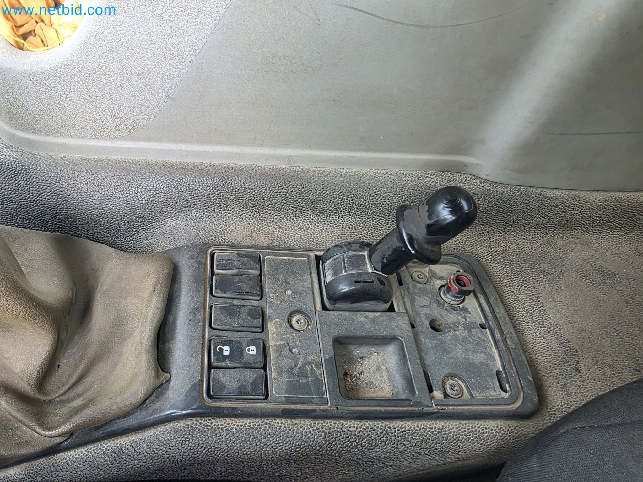 COSOLTRANS - Transport- und Baumaschinen zum Verkauf!-33