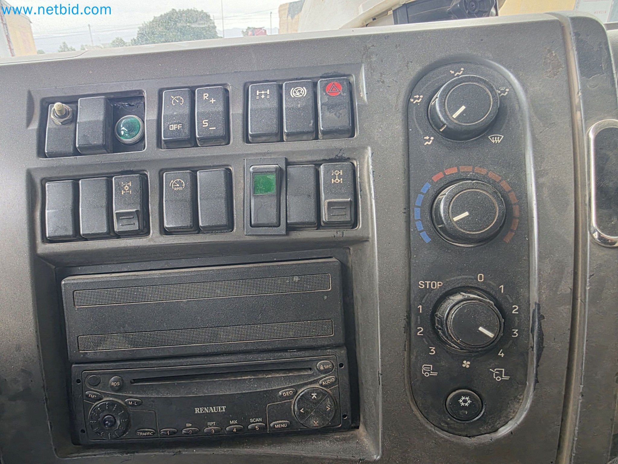 COSOLTRANS - Transport- und Baumaschinen zum Verkauf!-37