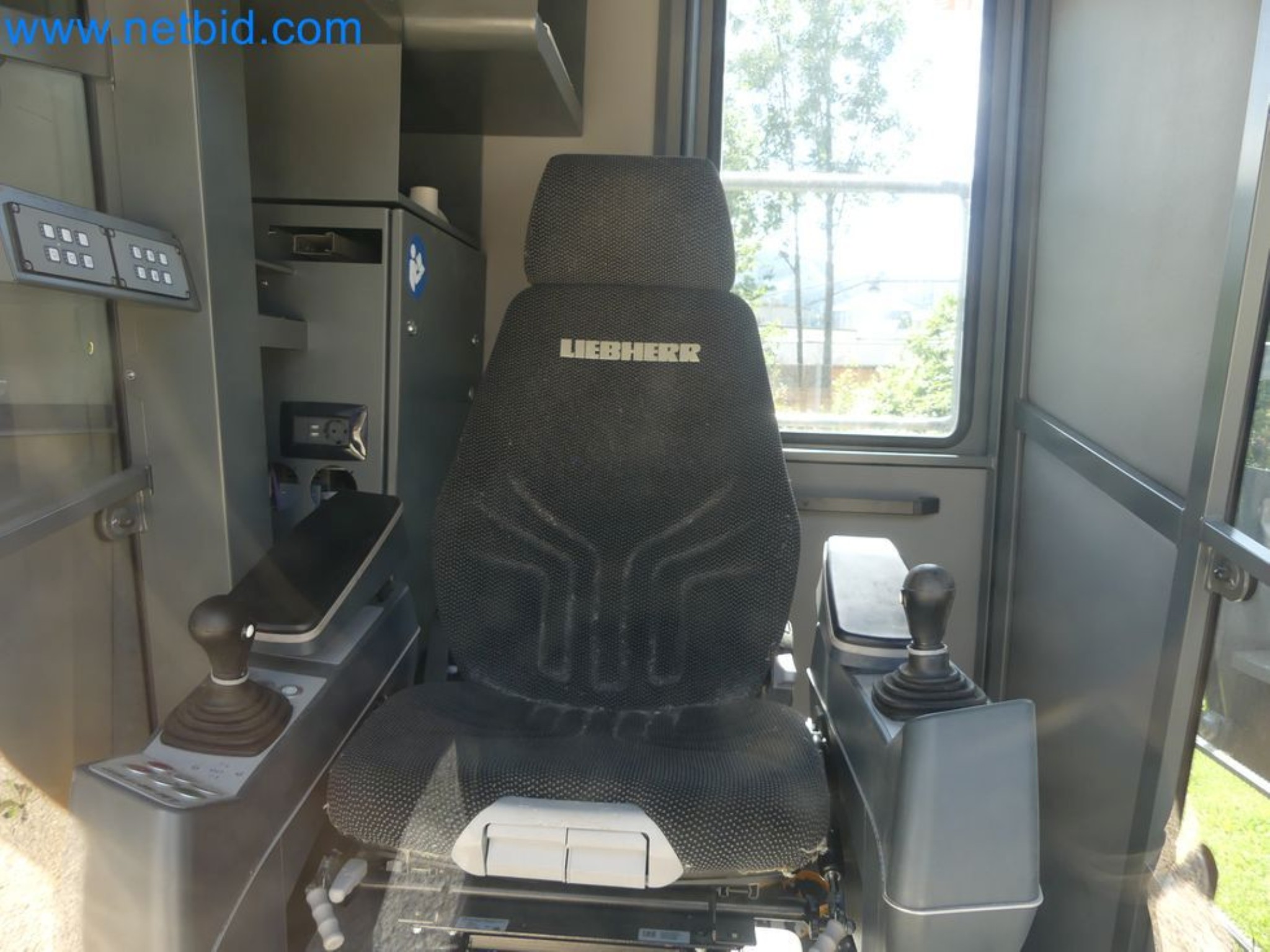 Zuraw wiezowy - Zuraw górnoobrotowy LIEBHERR-24