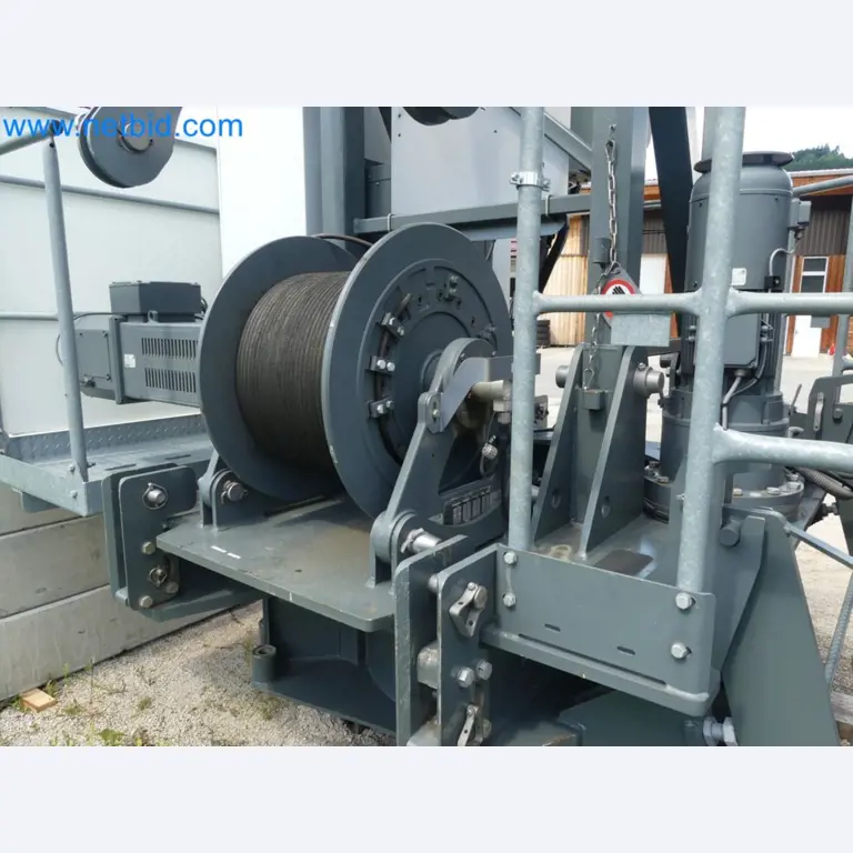 Zuraw wiezowy - Zuraw górnoobrotowy LIEBHERR-25