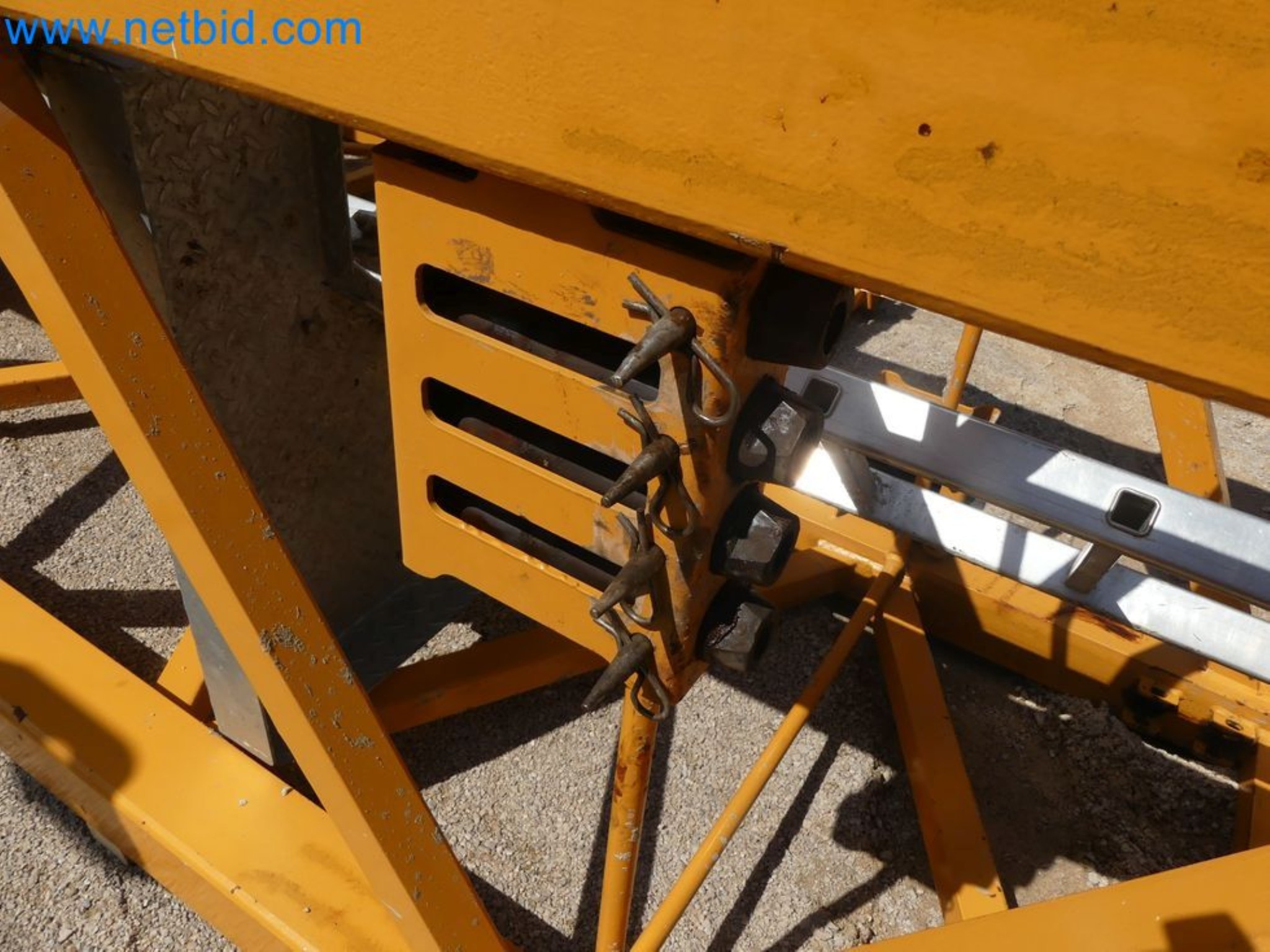 Zuraw wiezowy - Zuraw górnoobrotowy LIEBHERR-60