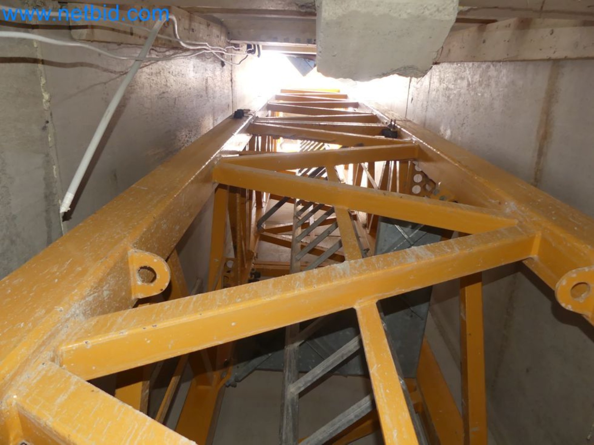 Zuraw wiezowy - Zuraw górnoobrotowy LIEBHERR-6