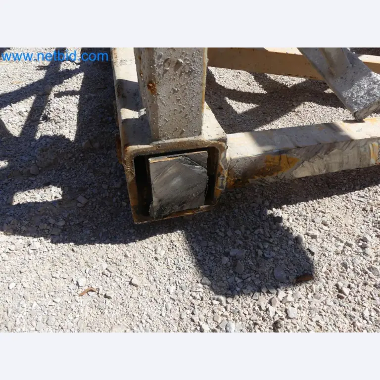 Zuraw wiezowy - Zuraw górnoobrotowy LIEBHERR-81