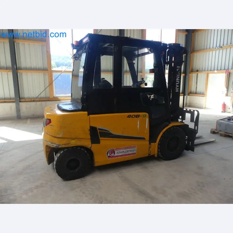 Hyundai 40B-9 electric front forklift truck with Still HFX 80V-170A charger-14