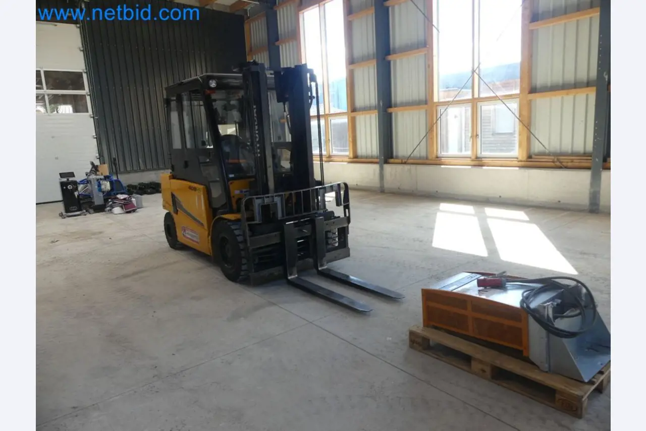 Hyundai 40B-9 electric front forklift truck with Still HFX 80V-170A charger-24