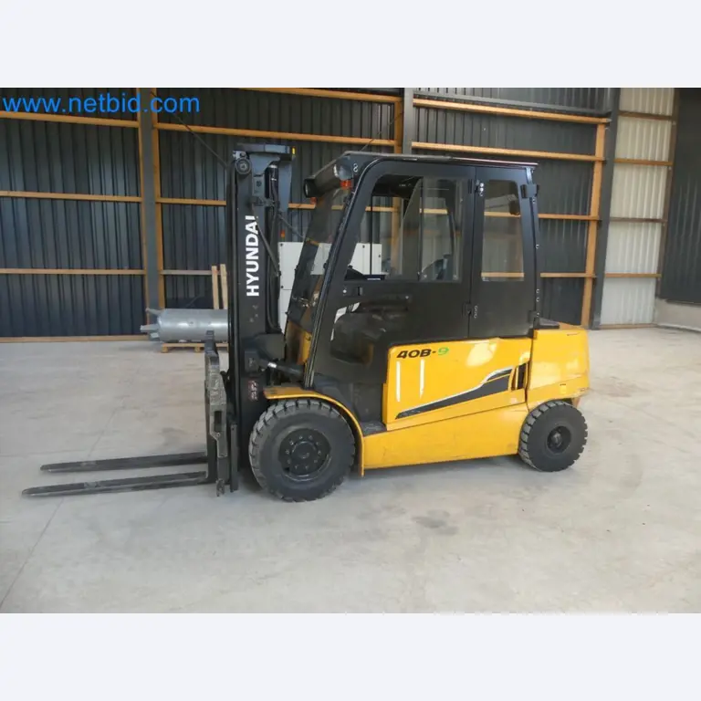 Hyundai 40B-9 electric front forklift truck with Still HFX 80V-170A charger-34