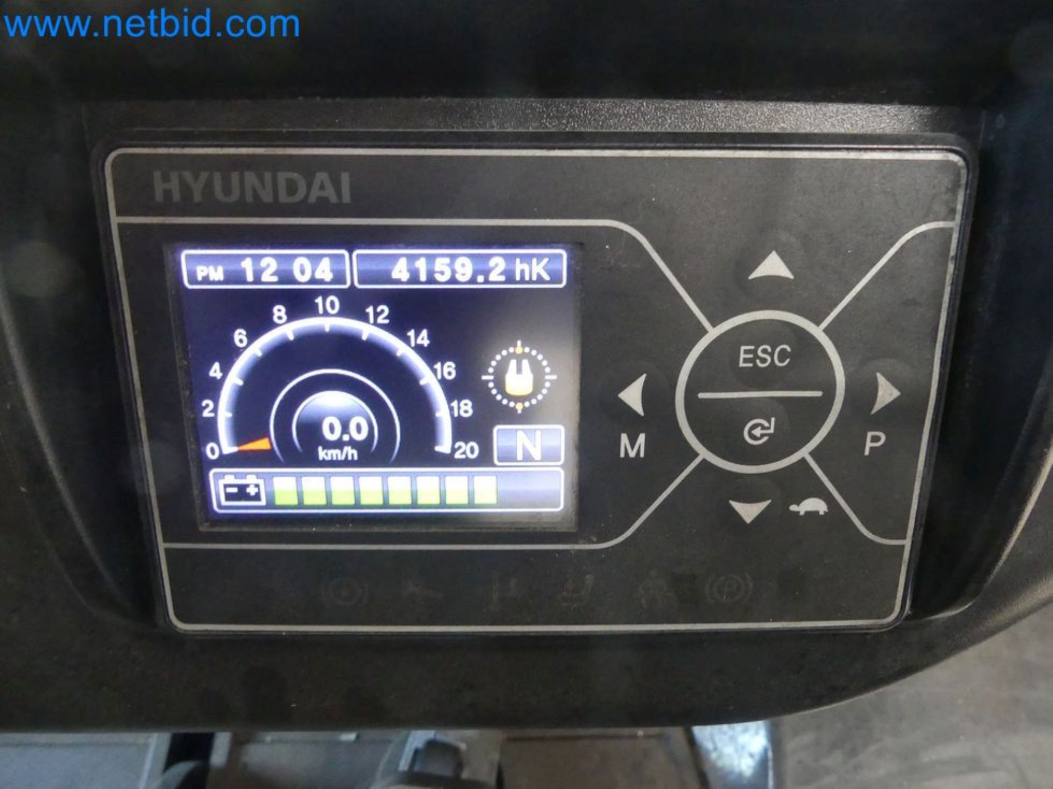 Hyundai 40B-9 electric front forklift truck with Still HFX 80V-170A charger-42