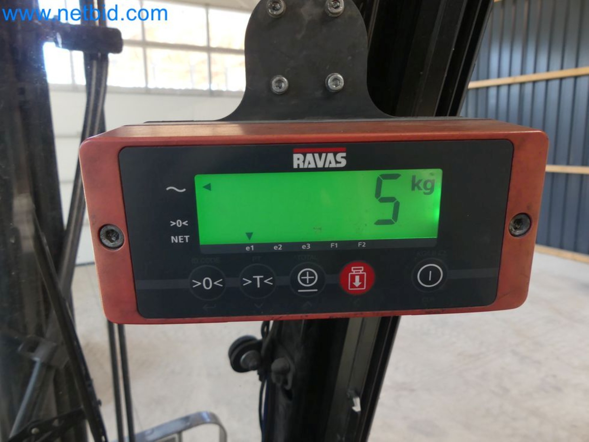 Hyundai 40B-9 electric front forklift truck with Still HFX 80V-170A charger-43