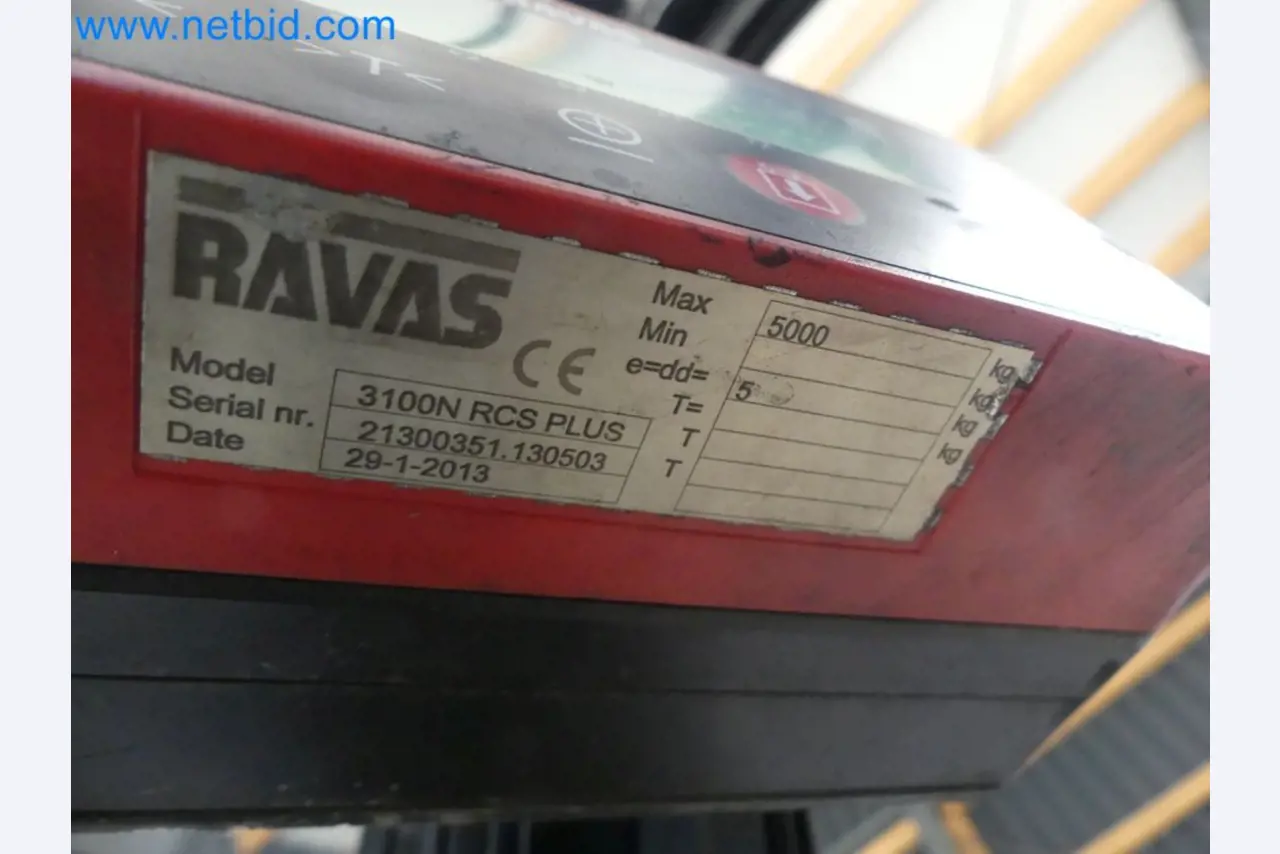 Hyundai 40B-9 electric front forklift truck with Still HFX 80V-170A charger-44