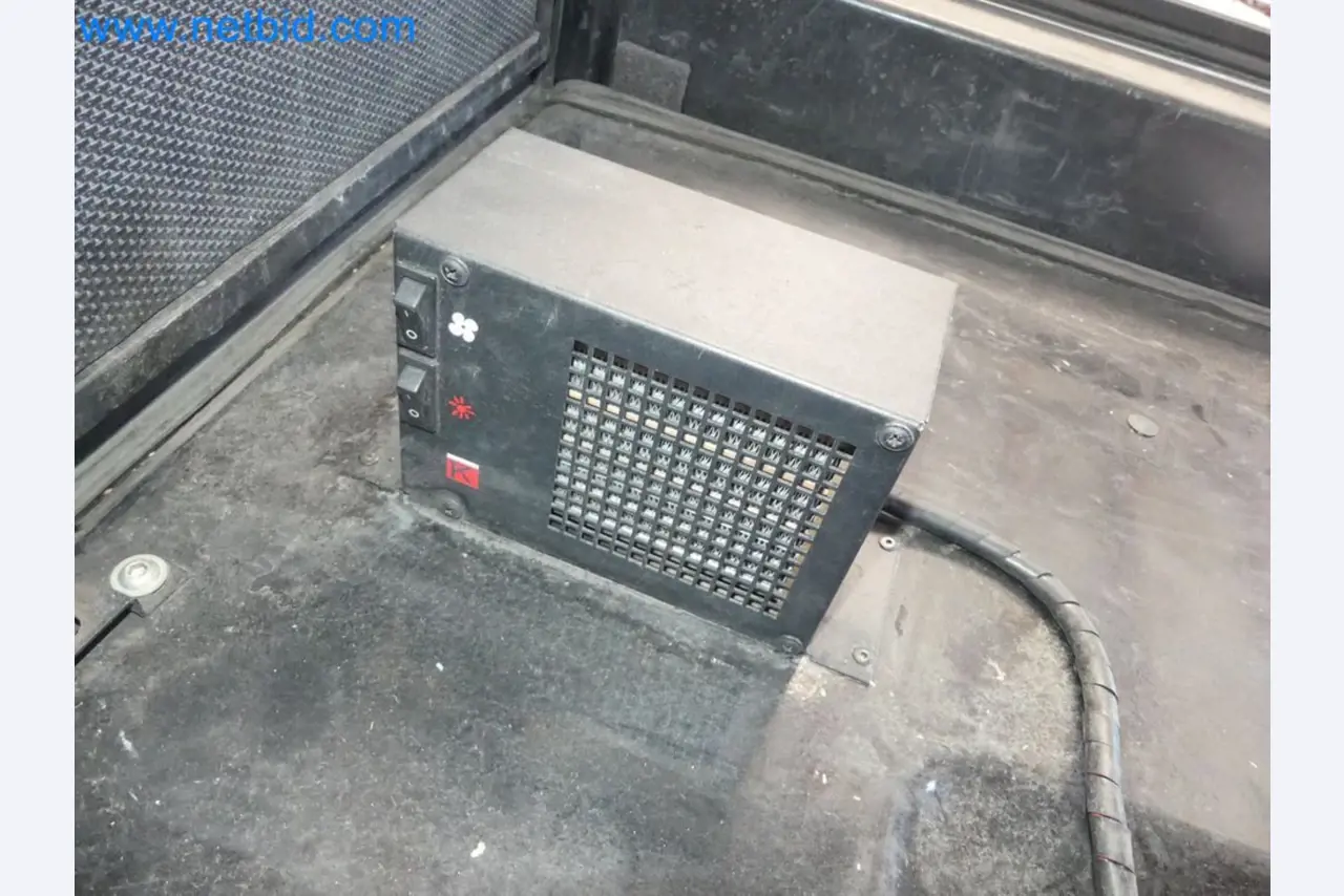 Hyundai 40B-9 electric front forklift truck with Still HFX 80V-170A charger-47