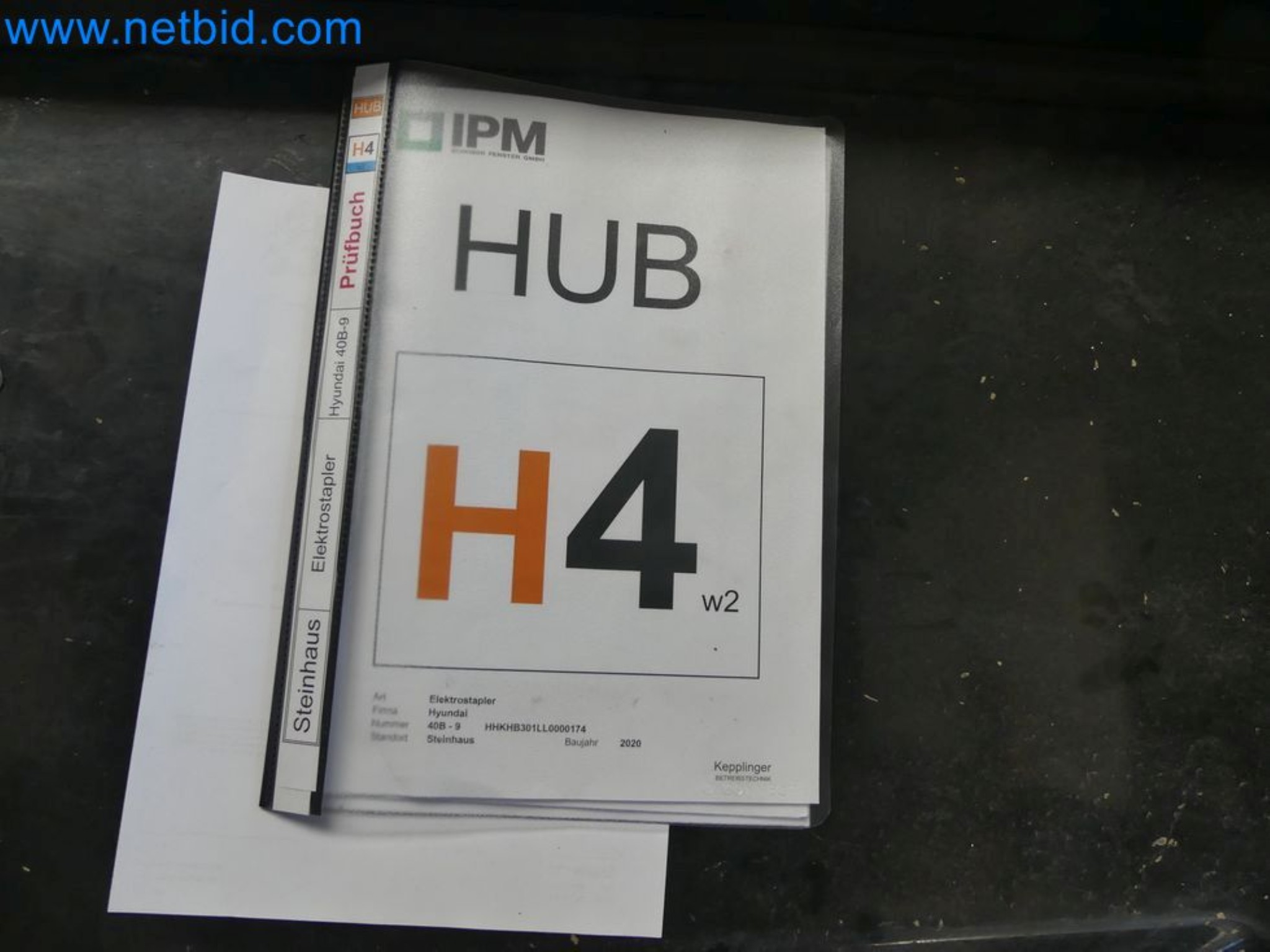 Hyundai 40B-9 electric front forklift truck with Still HFX 80V-170A charger-48