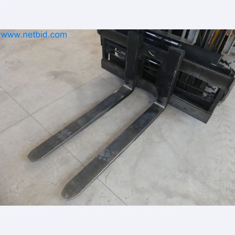 Hyundai 40B-9 electric front forklift truck with Still HFX 80V-170A charger-53