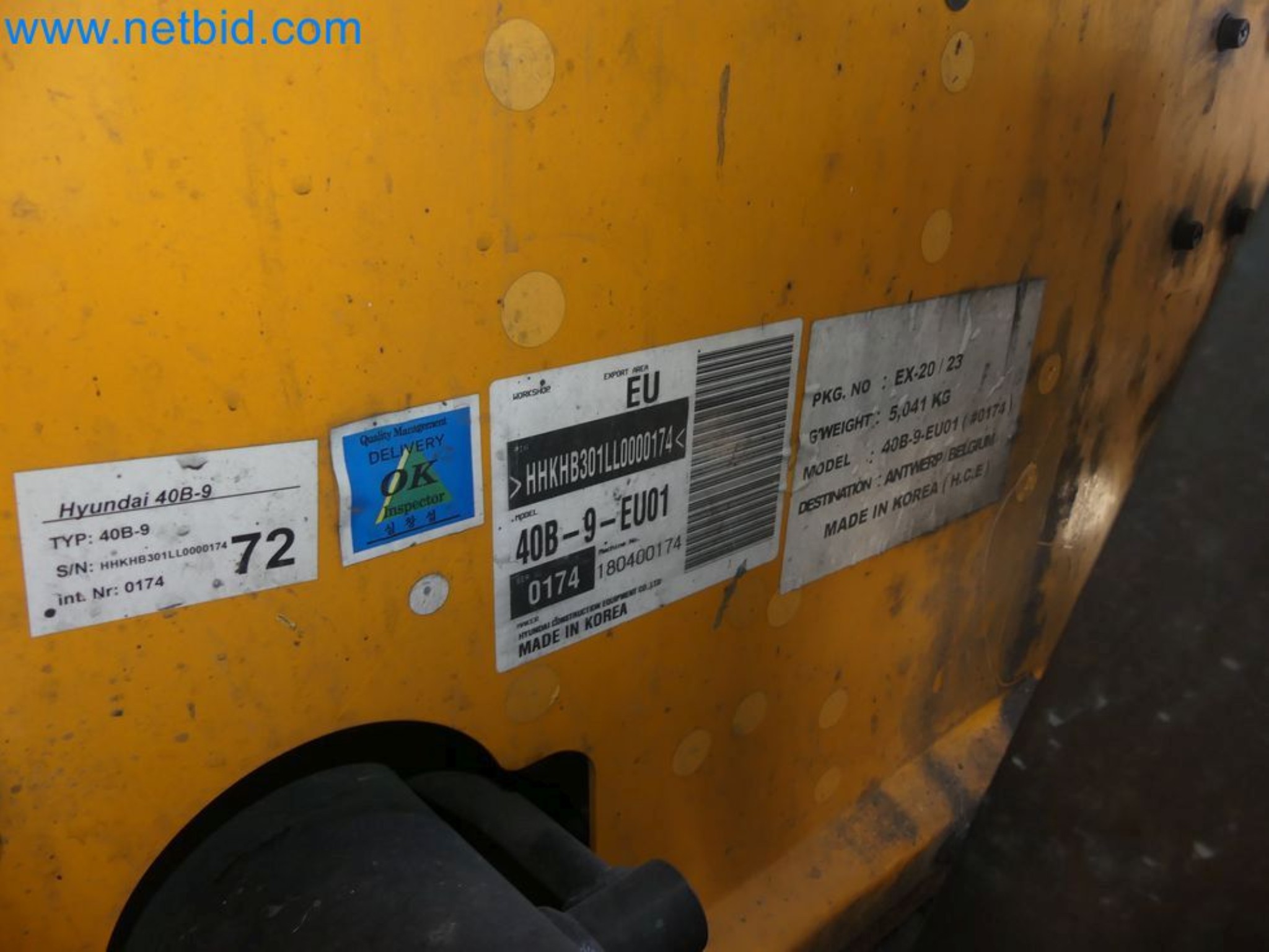 Hyundai 40B-9 electric front forklift truck with Still HFX 80V-170A charger-57