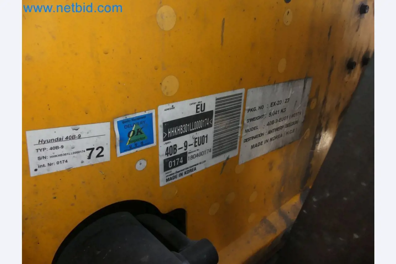 Hyundai 40B-9 electric front forklift truck with Still HFX 80V-170A charger-57
