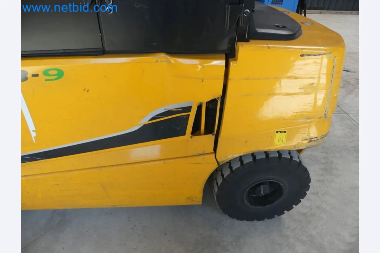 Hyundai 40B-9 electric front forklift truck with Still HFX 80V-170A charger-58