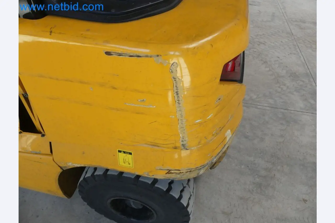 Hyundai 40B-9 electric front forklift truck with Still HFX 80V-170A charger-61