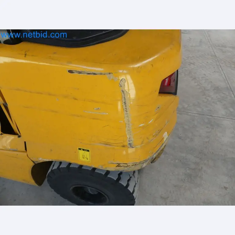 Hyundai 40B-9 electric front forklift truck with Still HFX 80V-170A charger-61