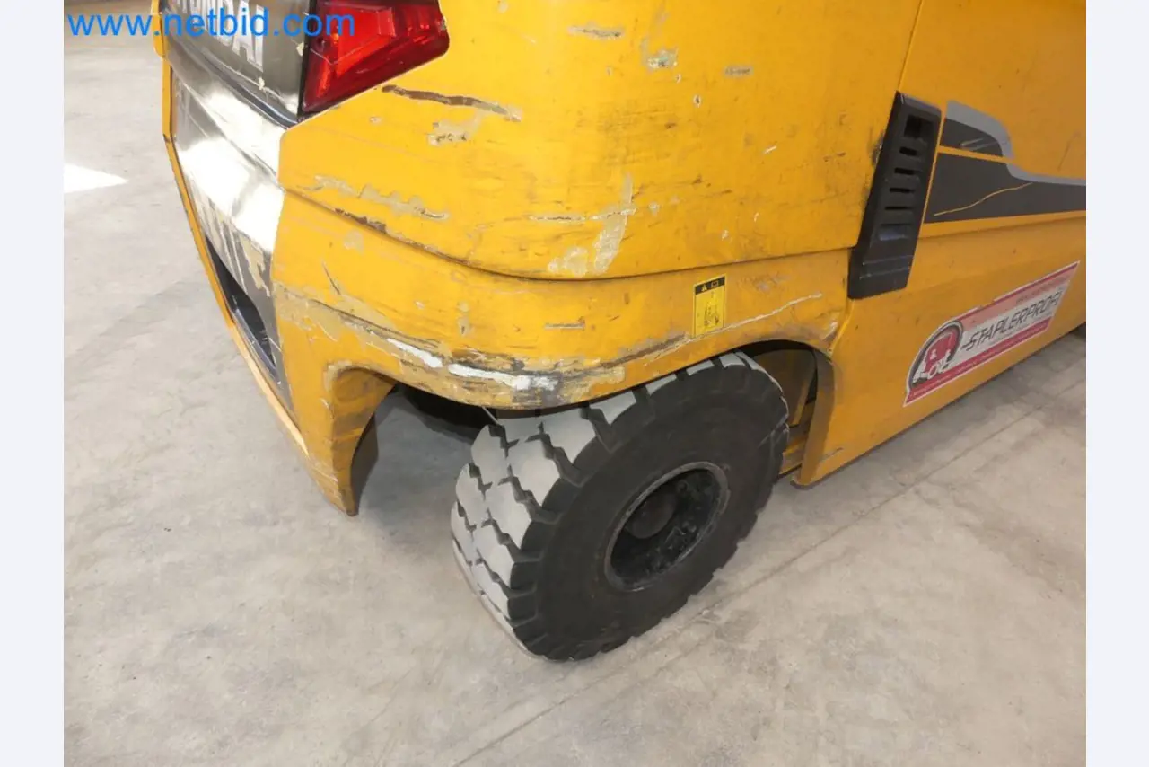 Hyundai 40B-9 electric front forklift truck with Still HFX 80V-170A charger-68