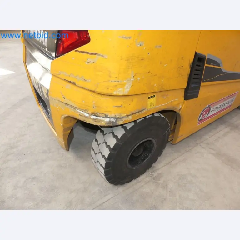 Hyundai 40B-9 electric front forklift truck with Still HFX 80V-170A charger-68