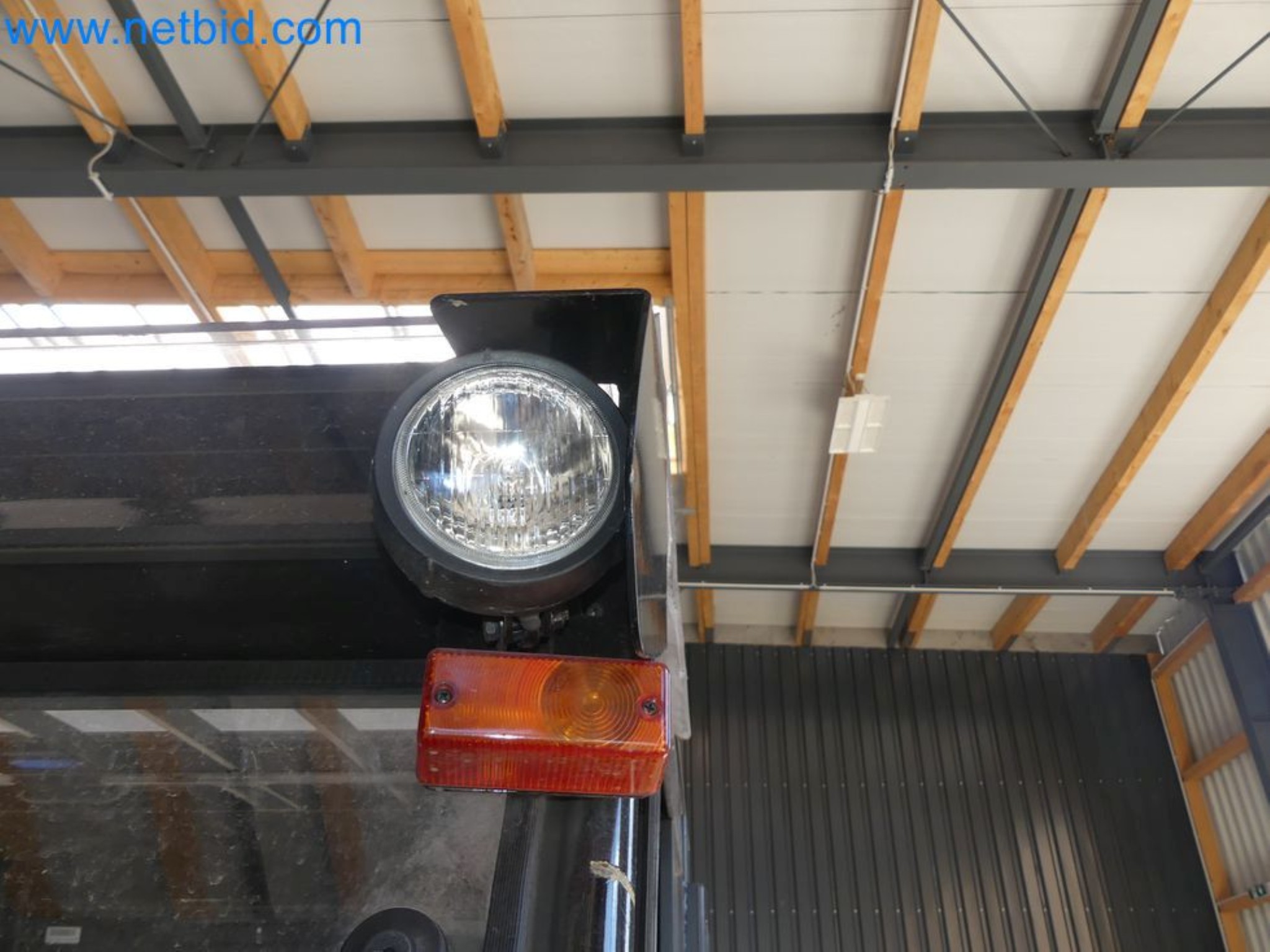 Hyundai 40B-9 electric front forklift truck with Still HFX 80V-170A charger-70