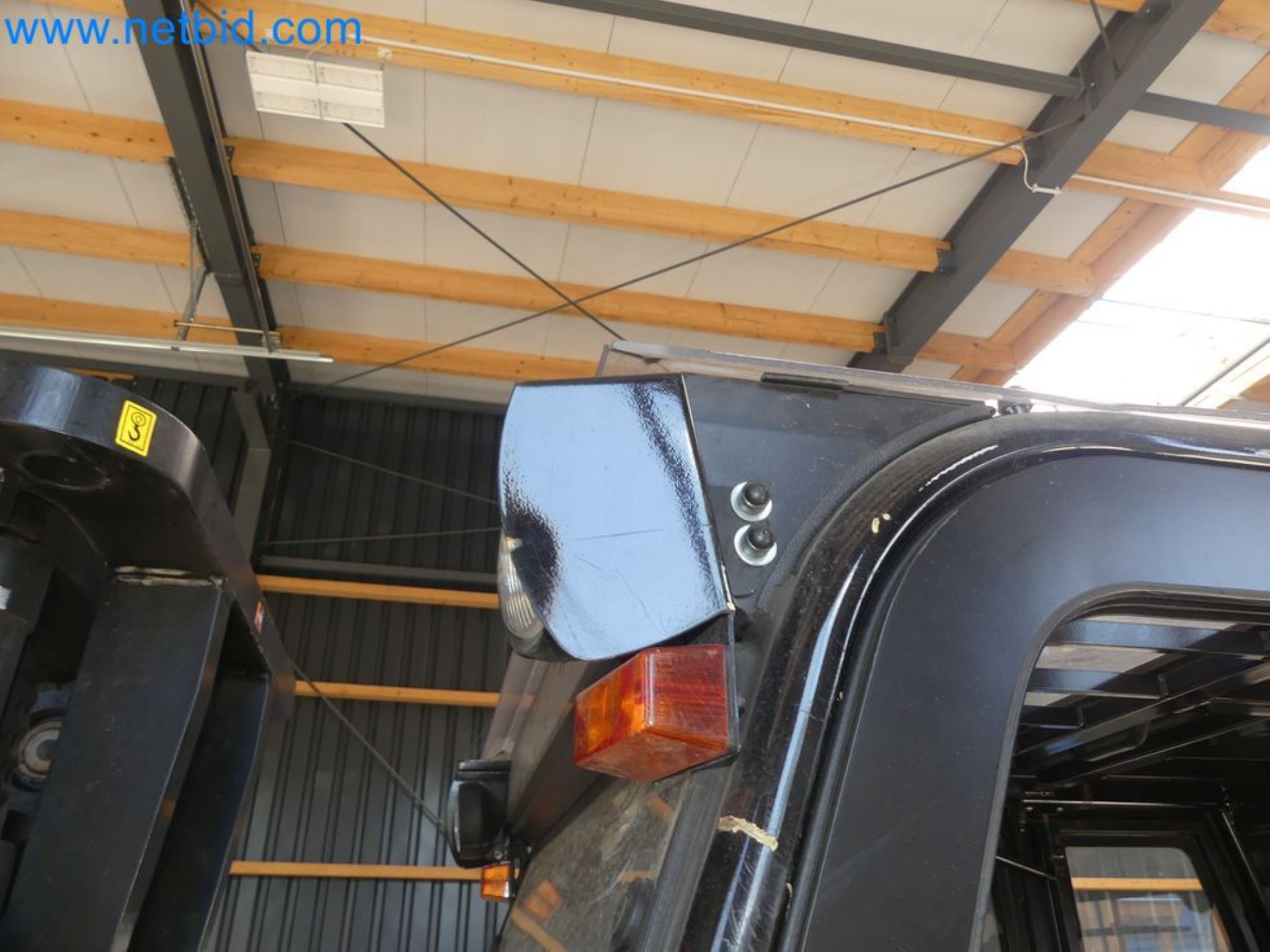 Hyundai 40B-9 electric front forklift truck with Still HFX 80V-170A charger-72