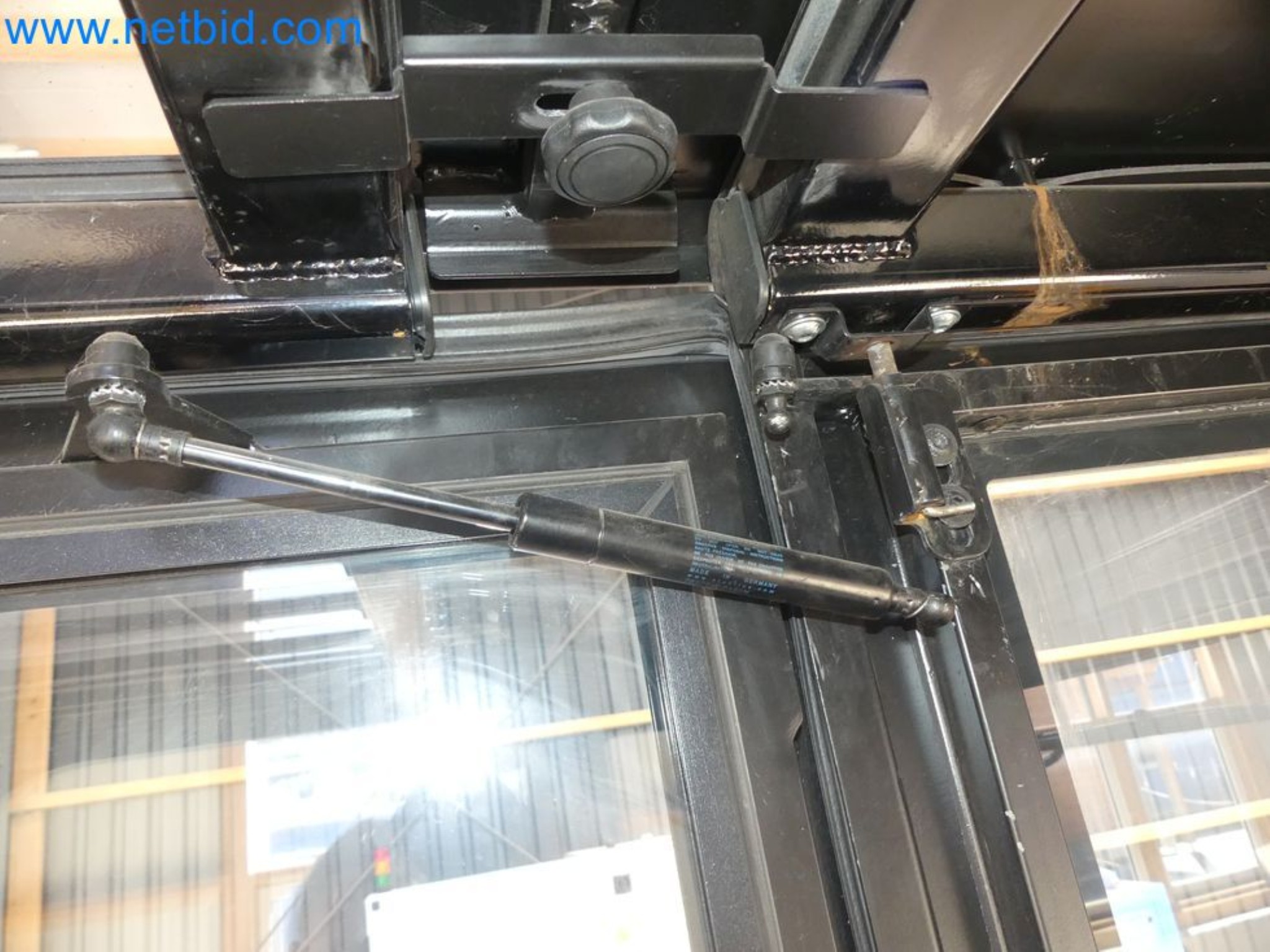 Hyundai 40B-9 electric front forklift truck with Still HFX 80V-170A charger-74