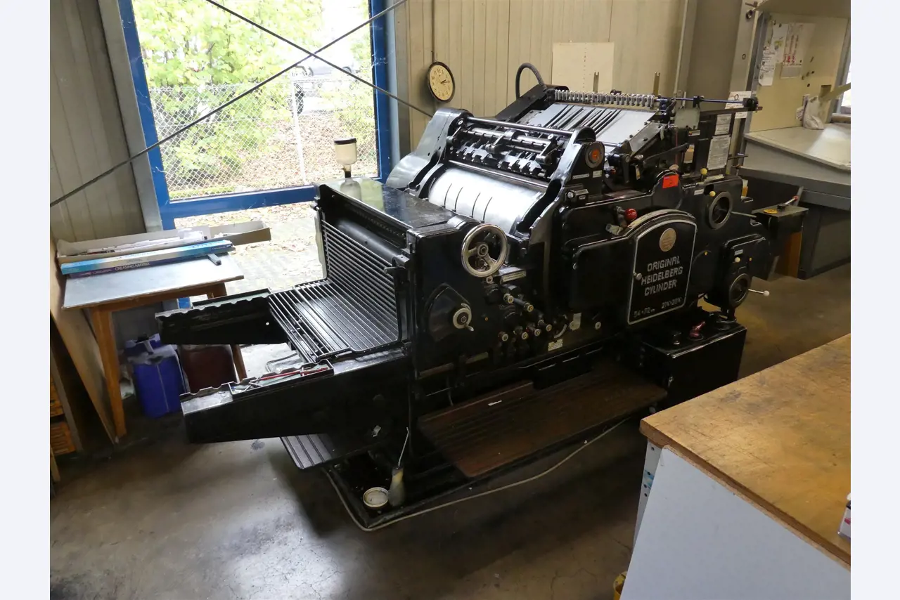 Machines from the offset printing sector-14