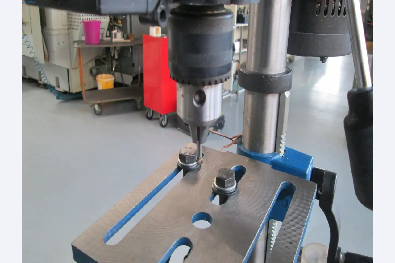 Maszyny do obróbki metalu-9