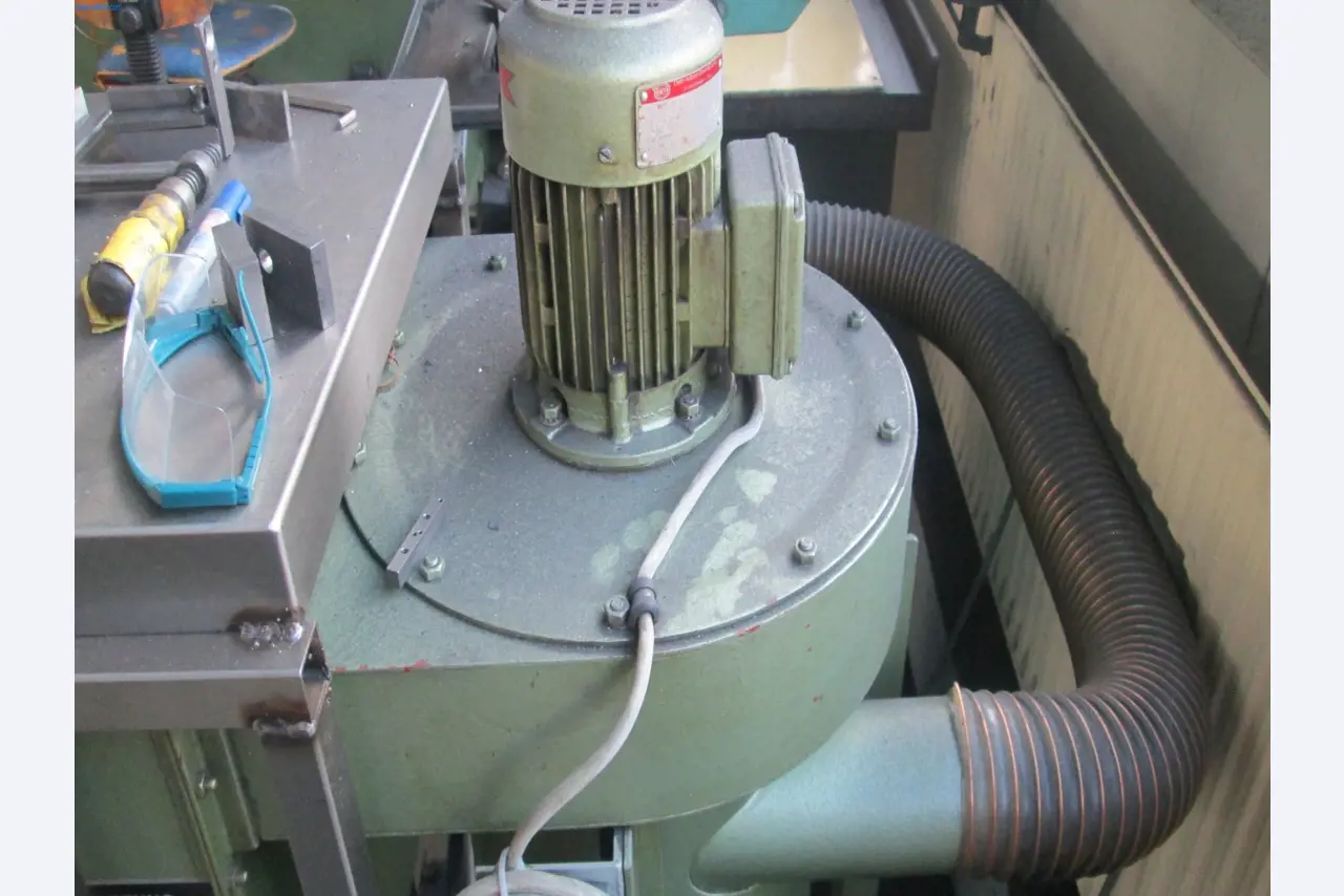 Machines pour le travail des métaux-8