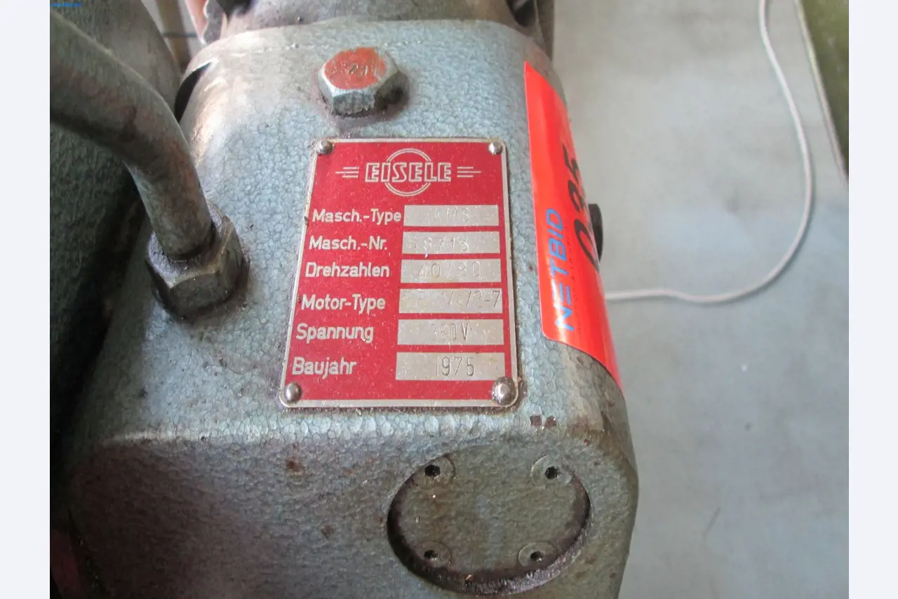 Maschinen für die Metallverarbeitung -16