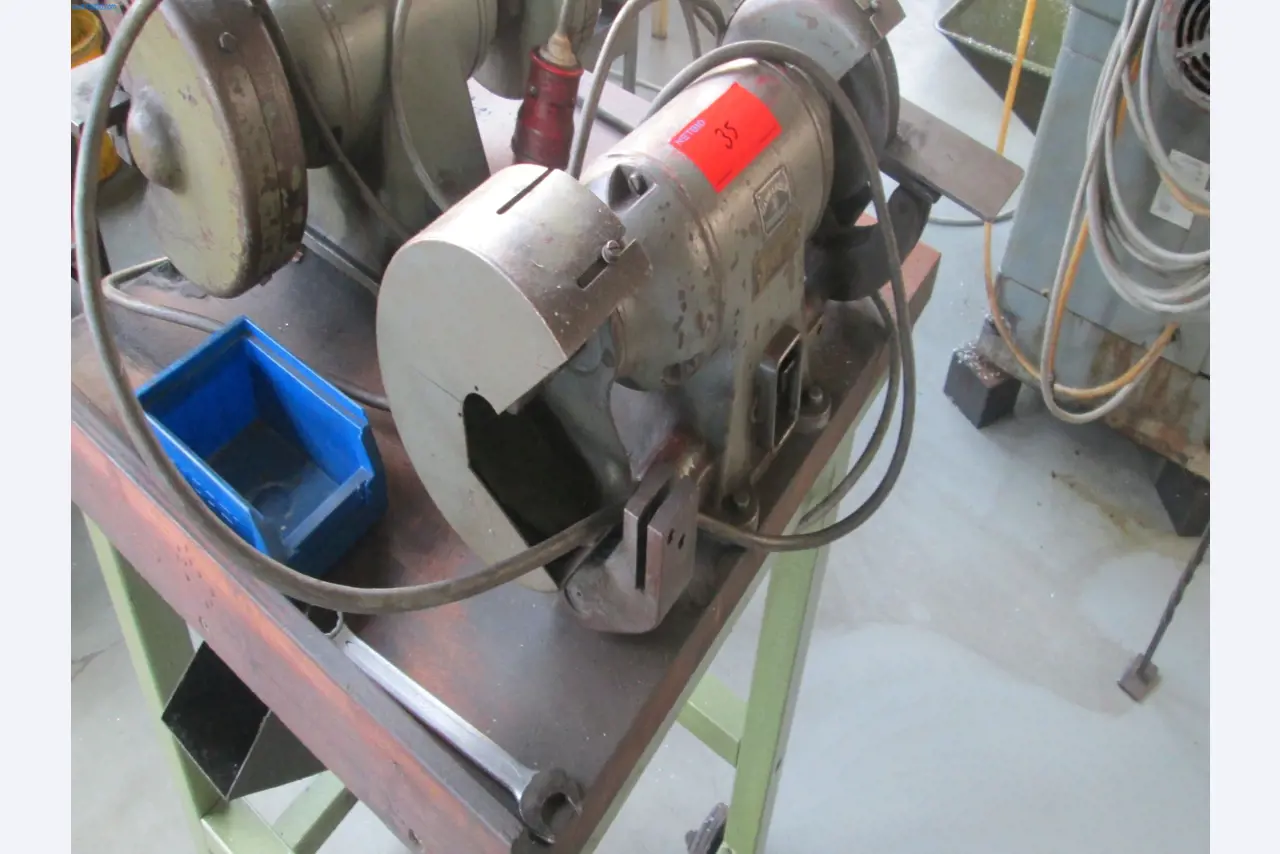 Maschinen für die Metallverarbeitung -19