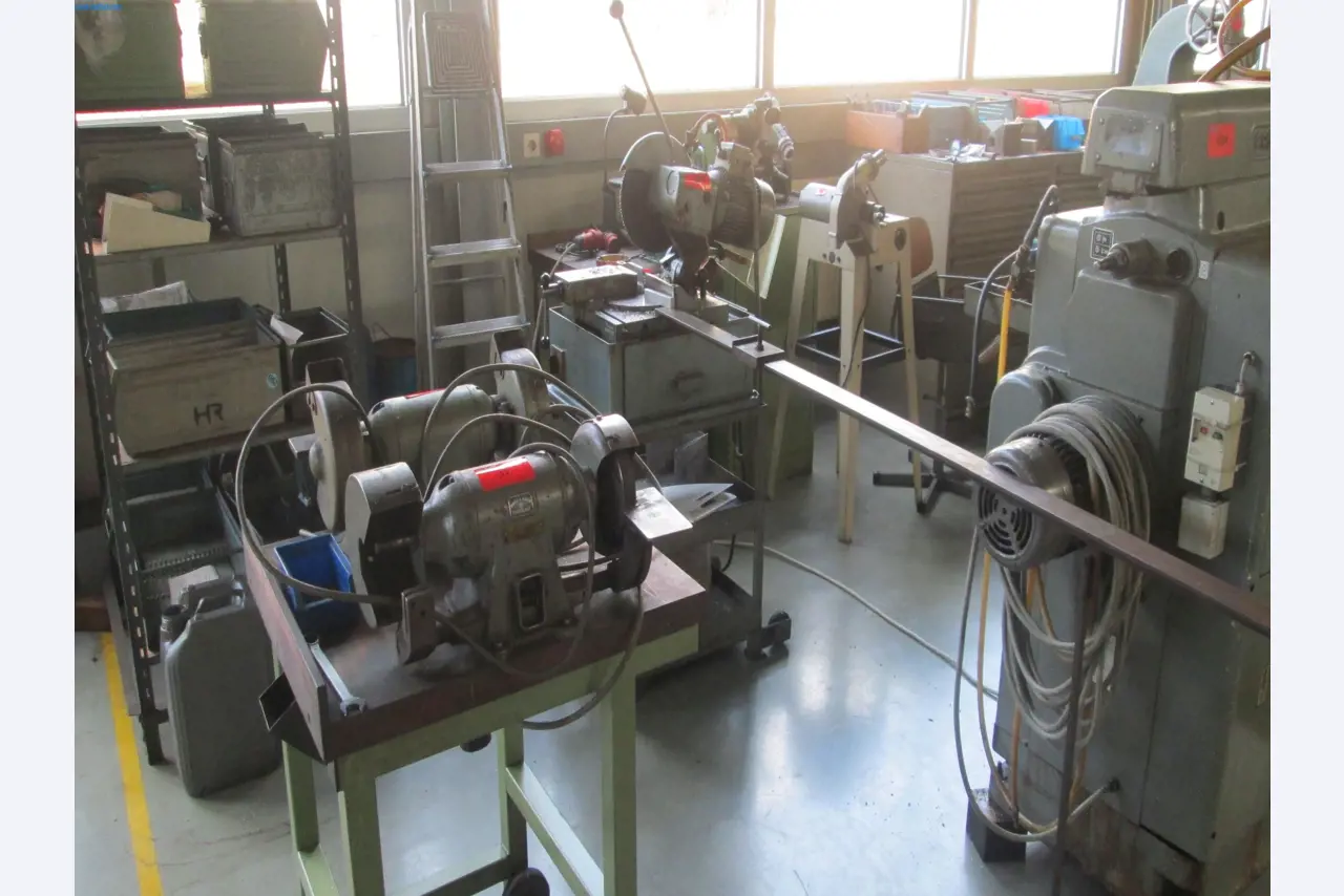 Maschinen für die Metallverarbeitung -1