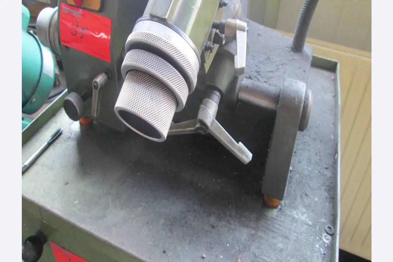 Maschinen für die Metallverarbeitung -8