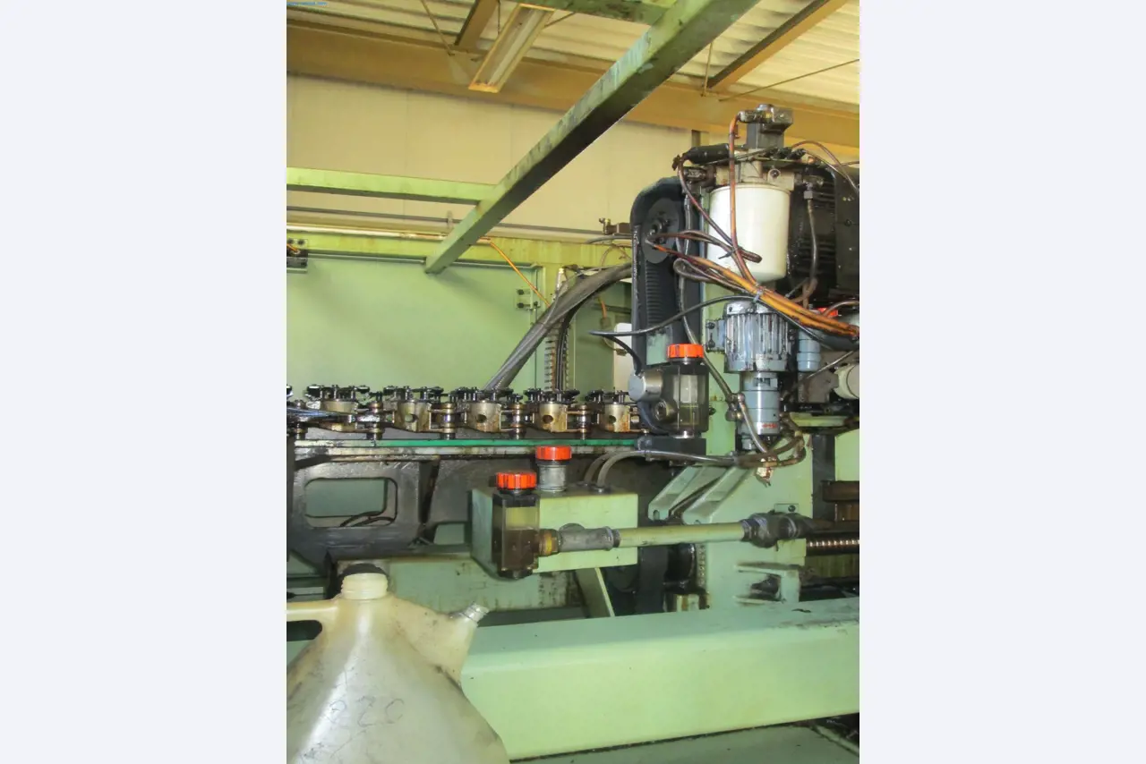 Maschinen für die Metallverarbeitung -15