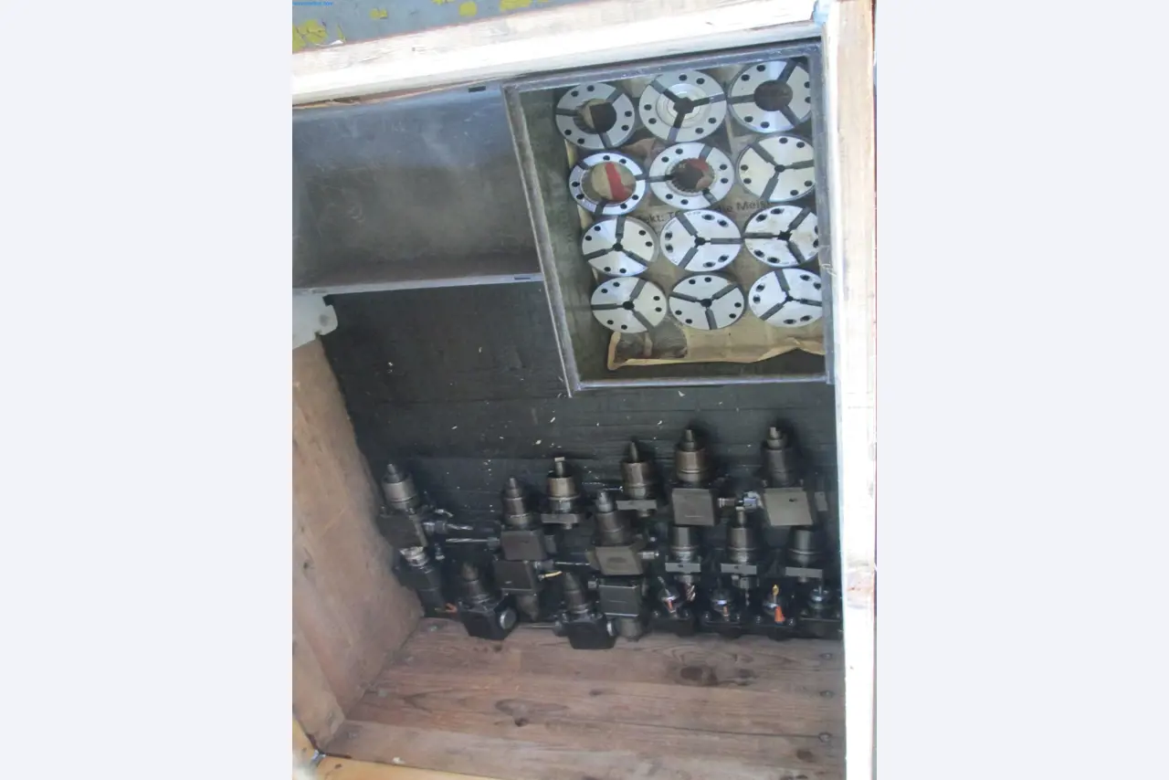 Maschinen für die Metallverarbeitung -4