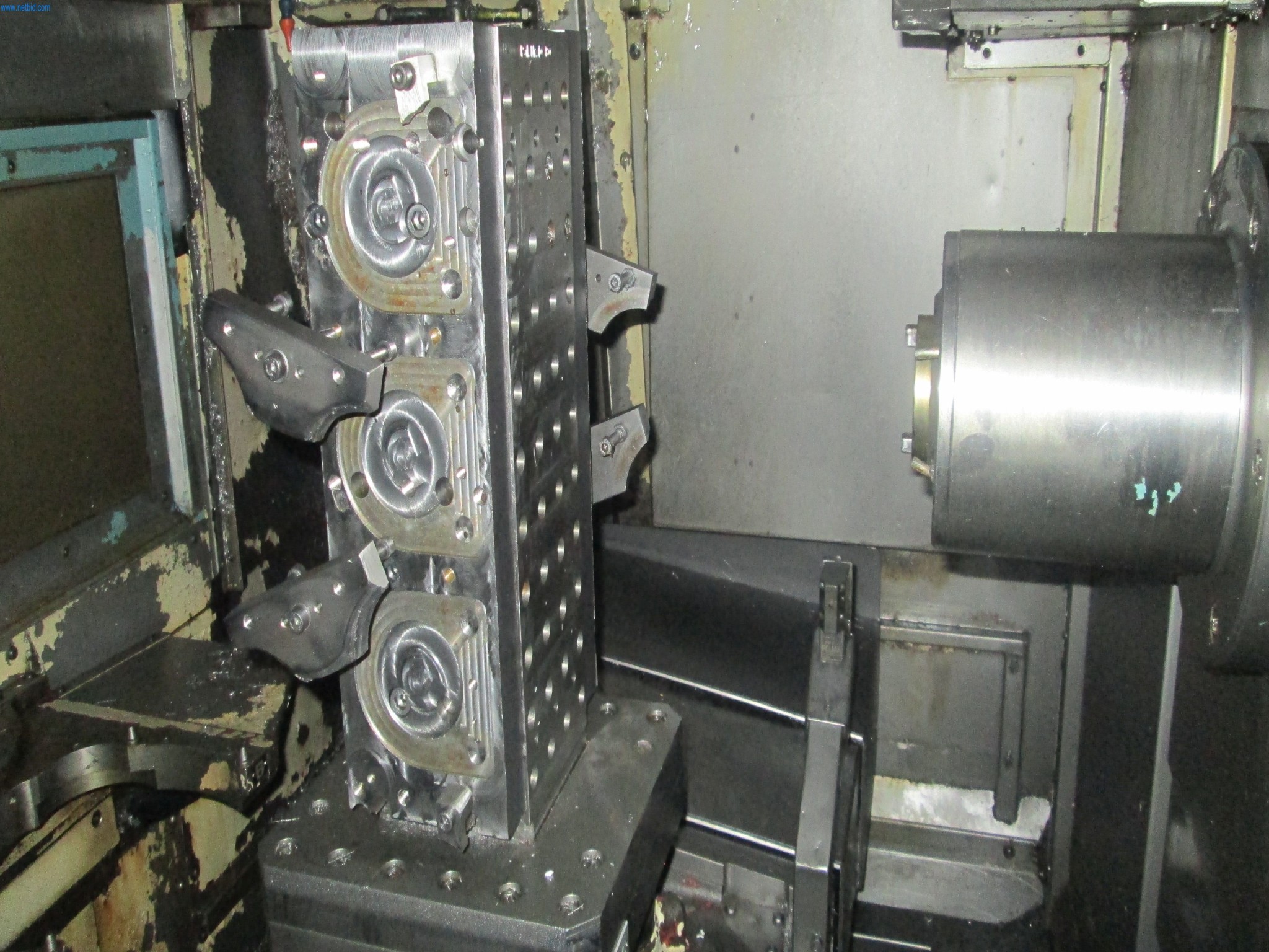 Machines for metal processing-18