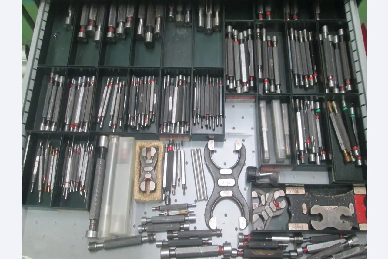 Maschinen für die Metallverarbeitung -3