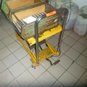 2 Transpalette à ciseaux