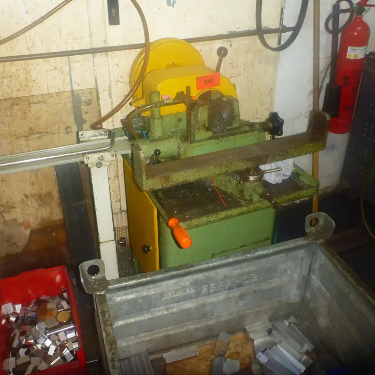 Chamfering machine