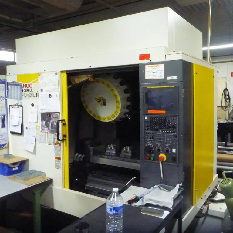 CNC Vertical Machining Center (D) Fanuc Robodrill Alfa-T21iB5