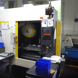 CNC Vertical Machining Center (1) Fanuc Robodrill Alfa-T21 iB5