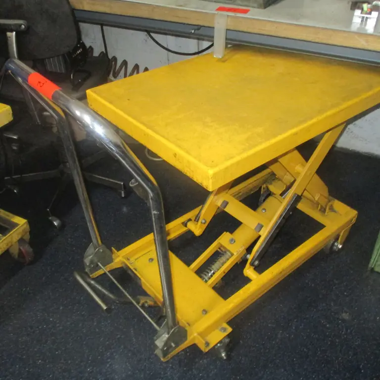 Scissor Lift Truck