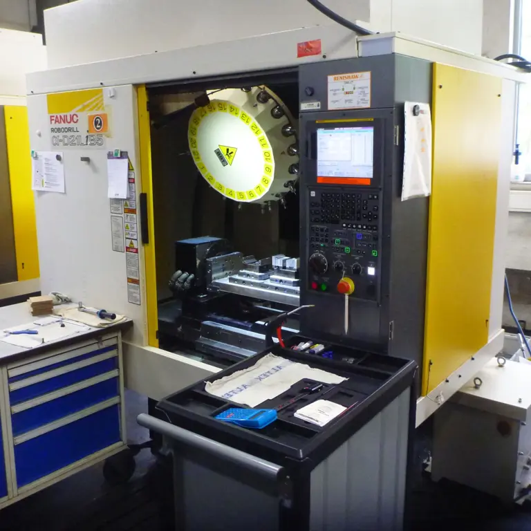 CNC Vertical Machining Center (2) Fanuc Robodrill Alfa-T21 iB5