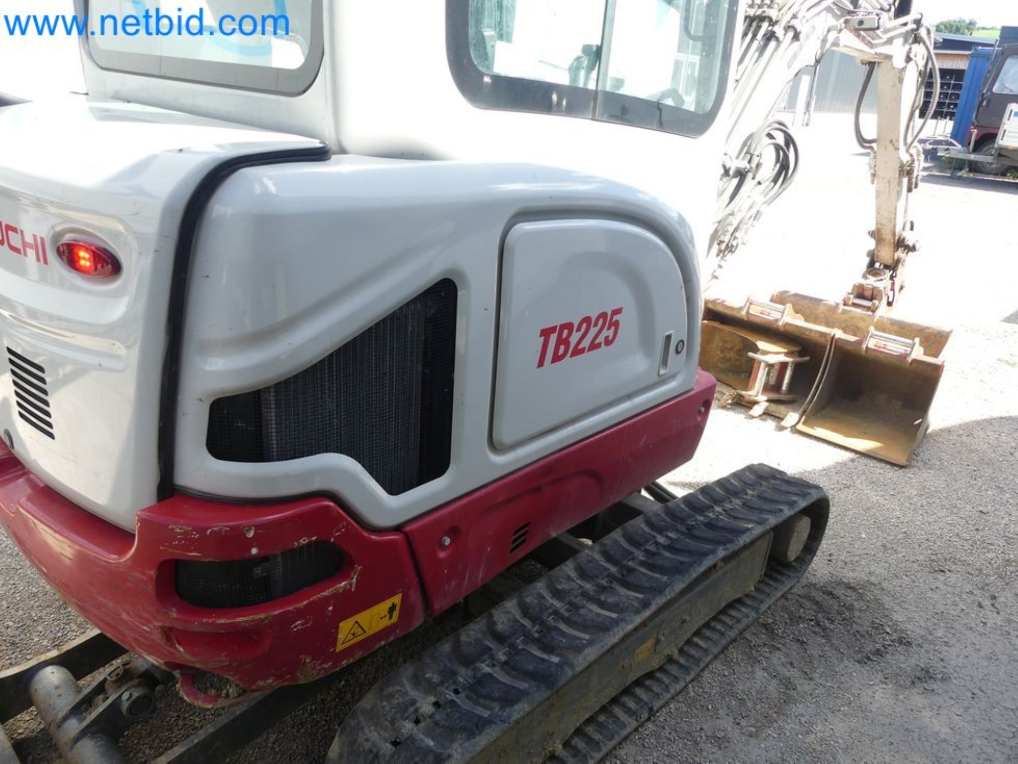 Minikoparka TAKEUCHI TB 225 GI-15