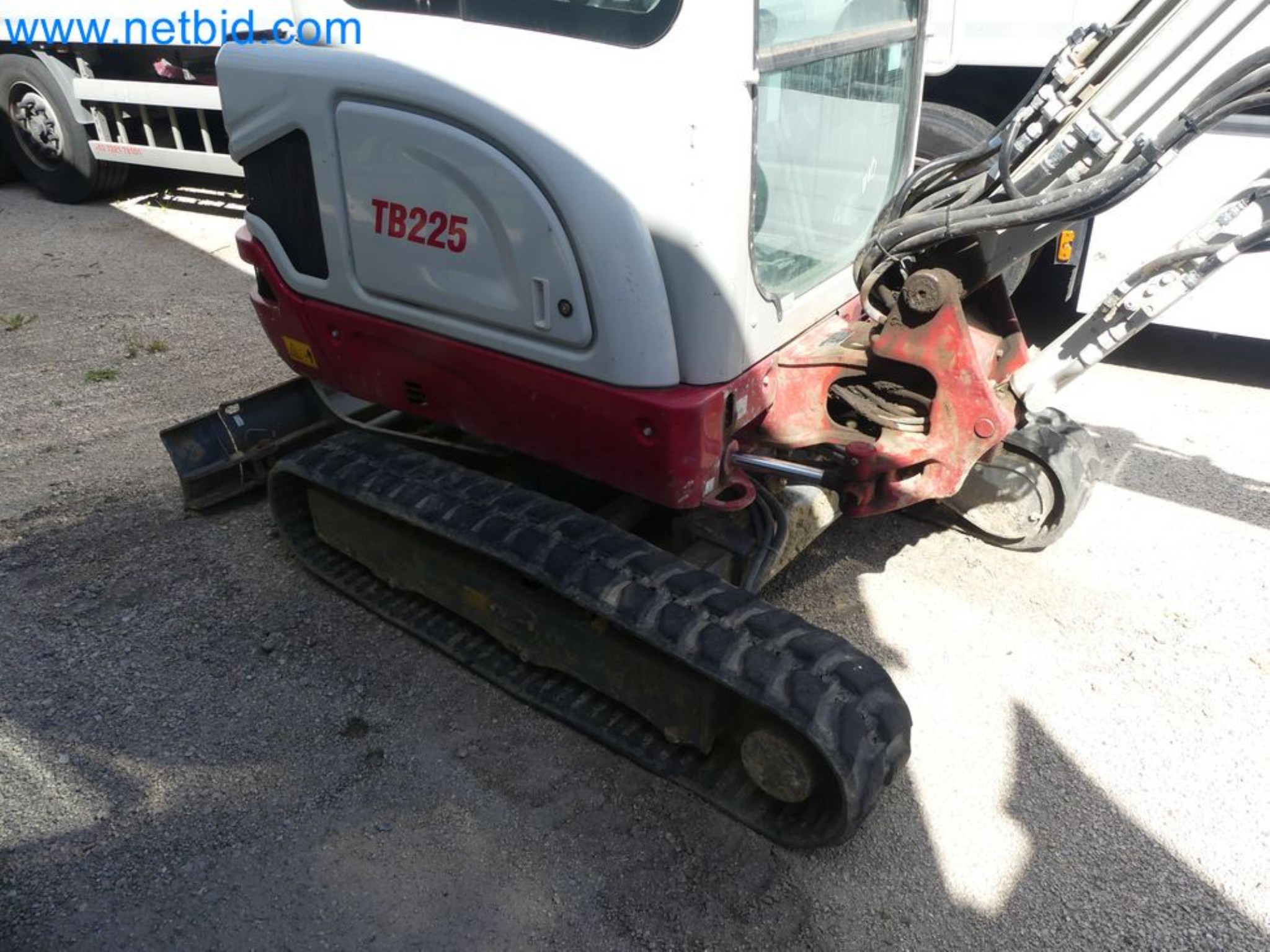 Minikoparka TAKEUCHI TB 225 GI-17