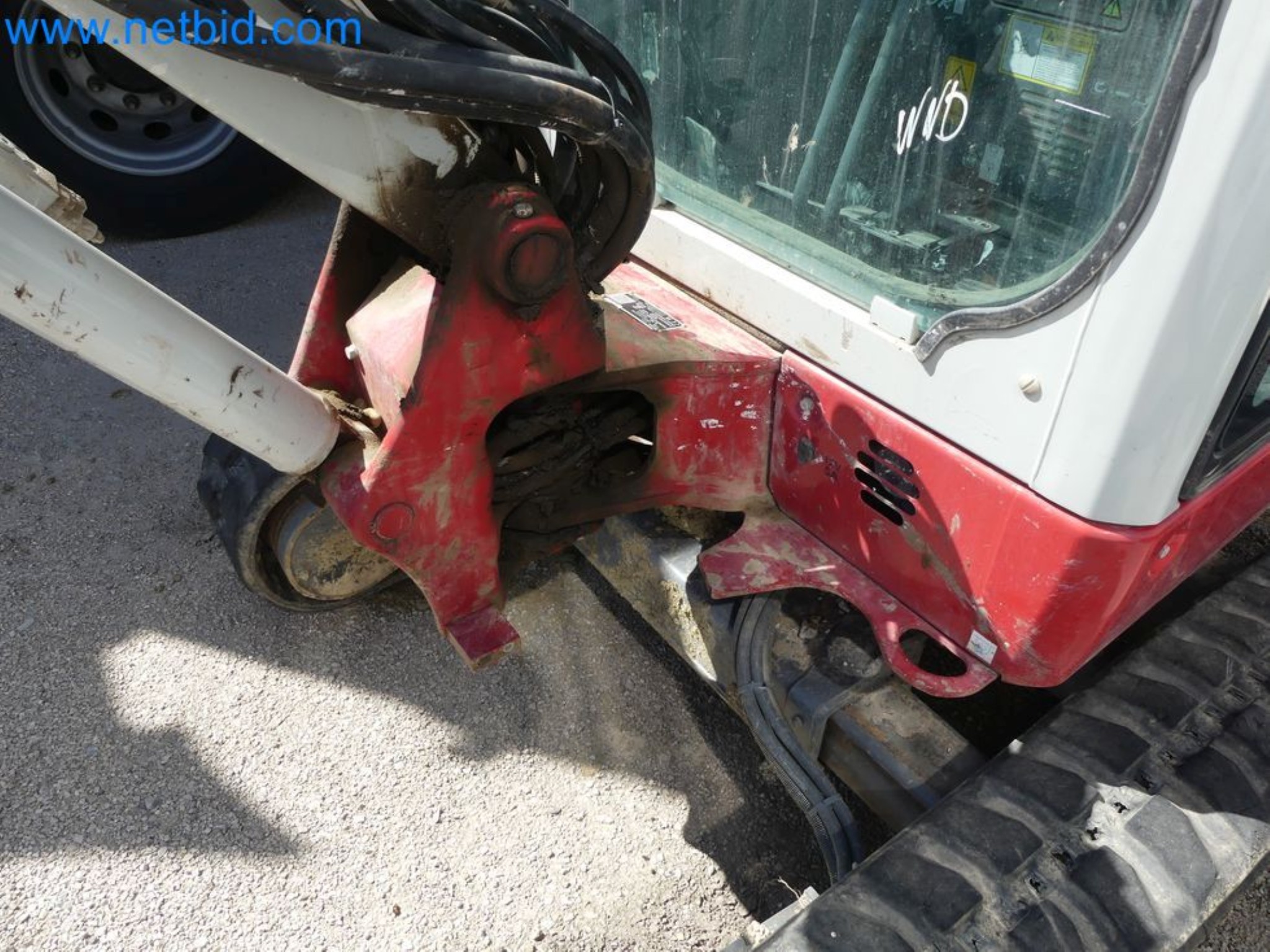 Minikoparka TAKEUCHI TB 225 GI-22